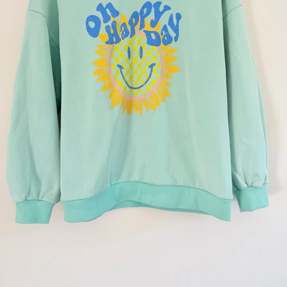 BaeVely Men’s Mint Green Graphic Collared Sweatshirt Size Medium - Picture 3 of 7